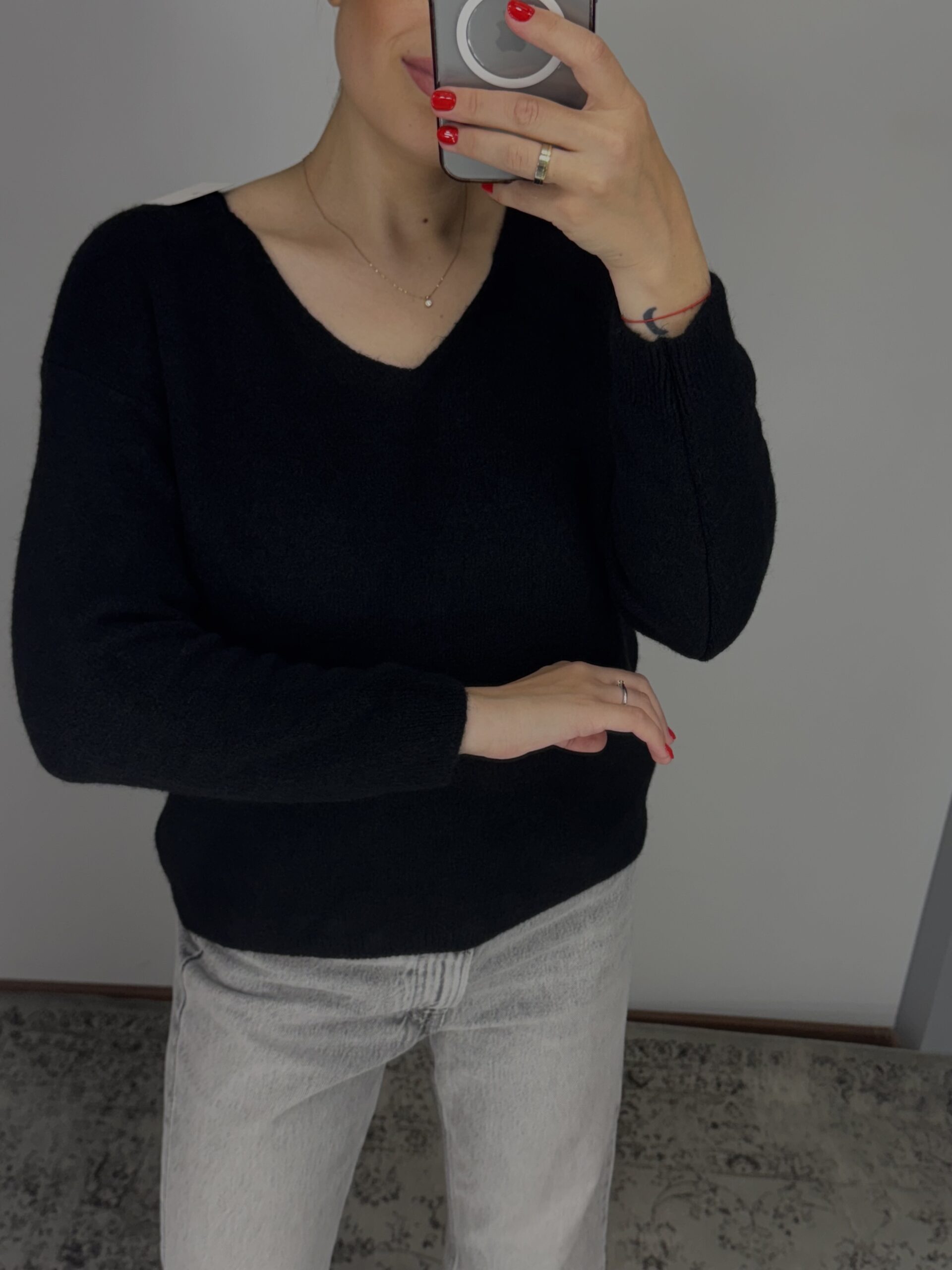 Baby alpaca juodas megztinis - Image 4