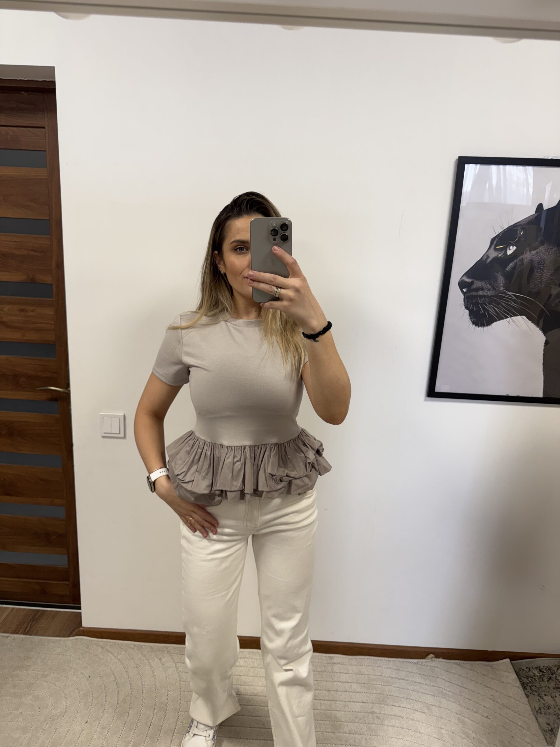 Moca spalvos Vanessa Scott palaidinė
