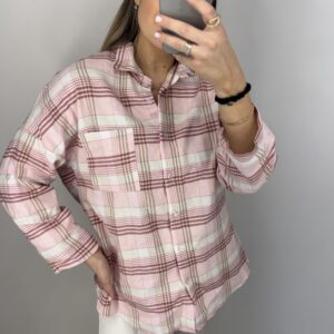 Rausvi languoti marškiniai