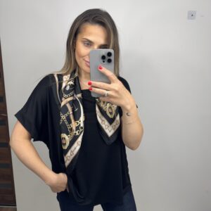 Juoda palaidinė su skarele